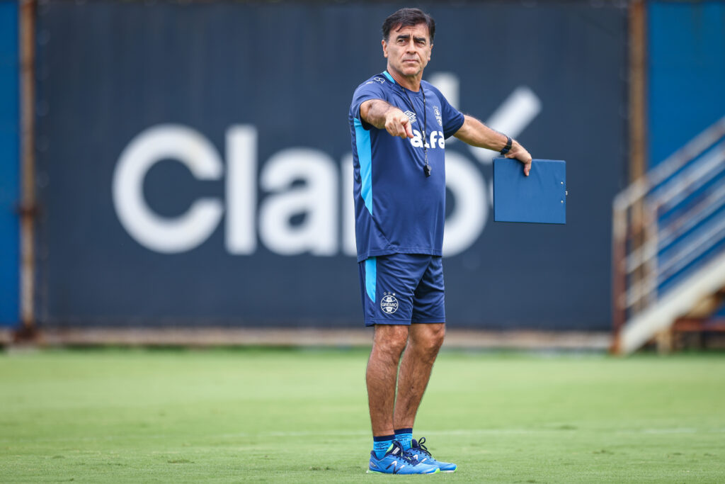 RS - FUTEBOL/ TREINO GREMIO 2025 - ESPORTES - Jogadores do Gremio realizam treino técnico durante a manha desta terca-feira, no CT Luiz Carvalho, na preparação para a partida valida pelo Copa do Brasil 2025. FOTO: LUCAS UEBEL/GREMIO FBPA