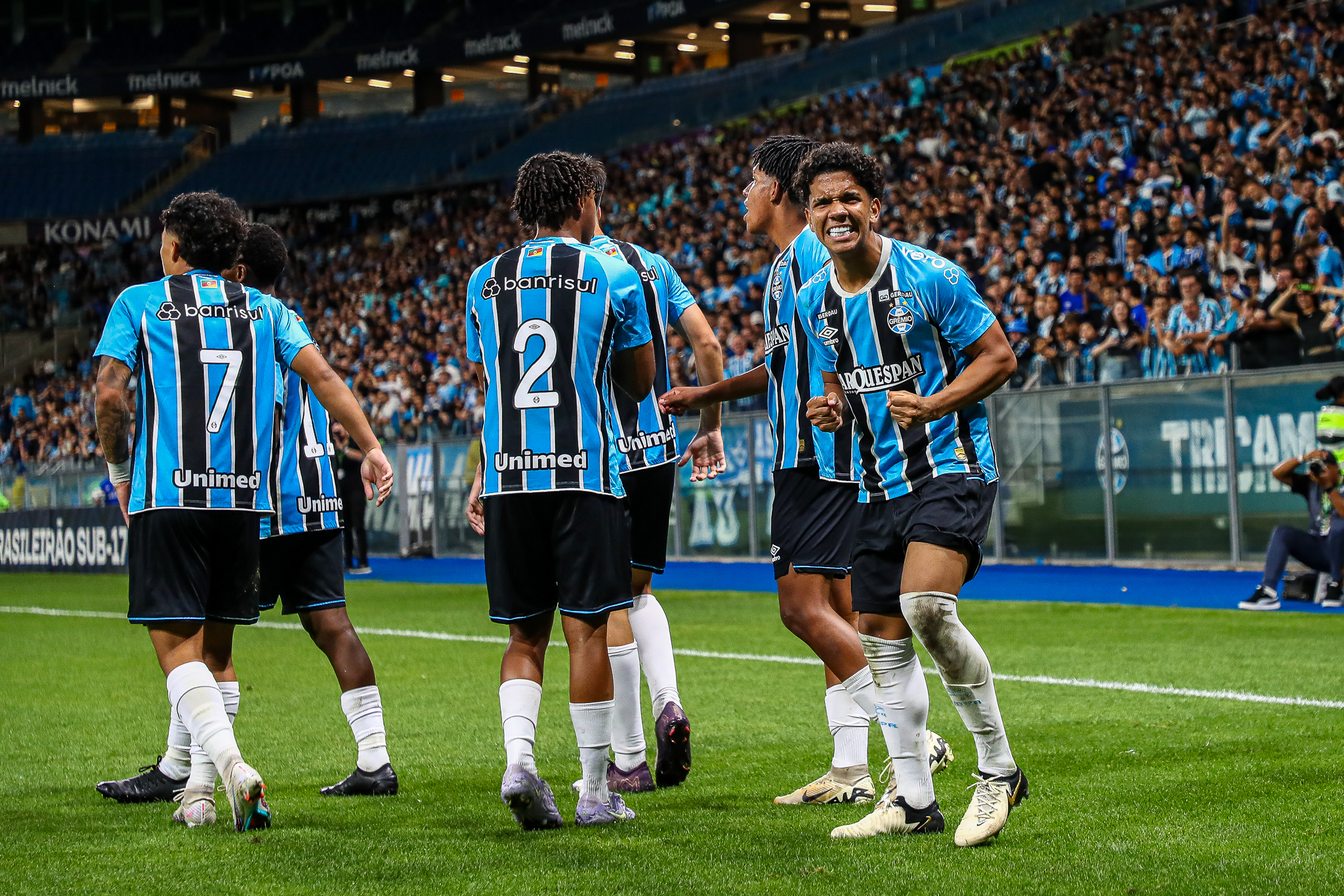 Grêmio atropela Atlético-MG por 4 a 1 na ida da final Sub-17